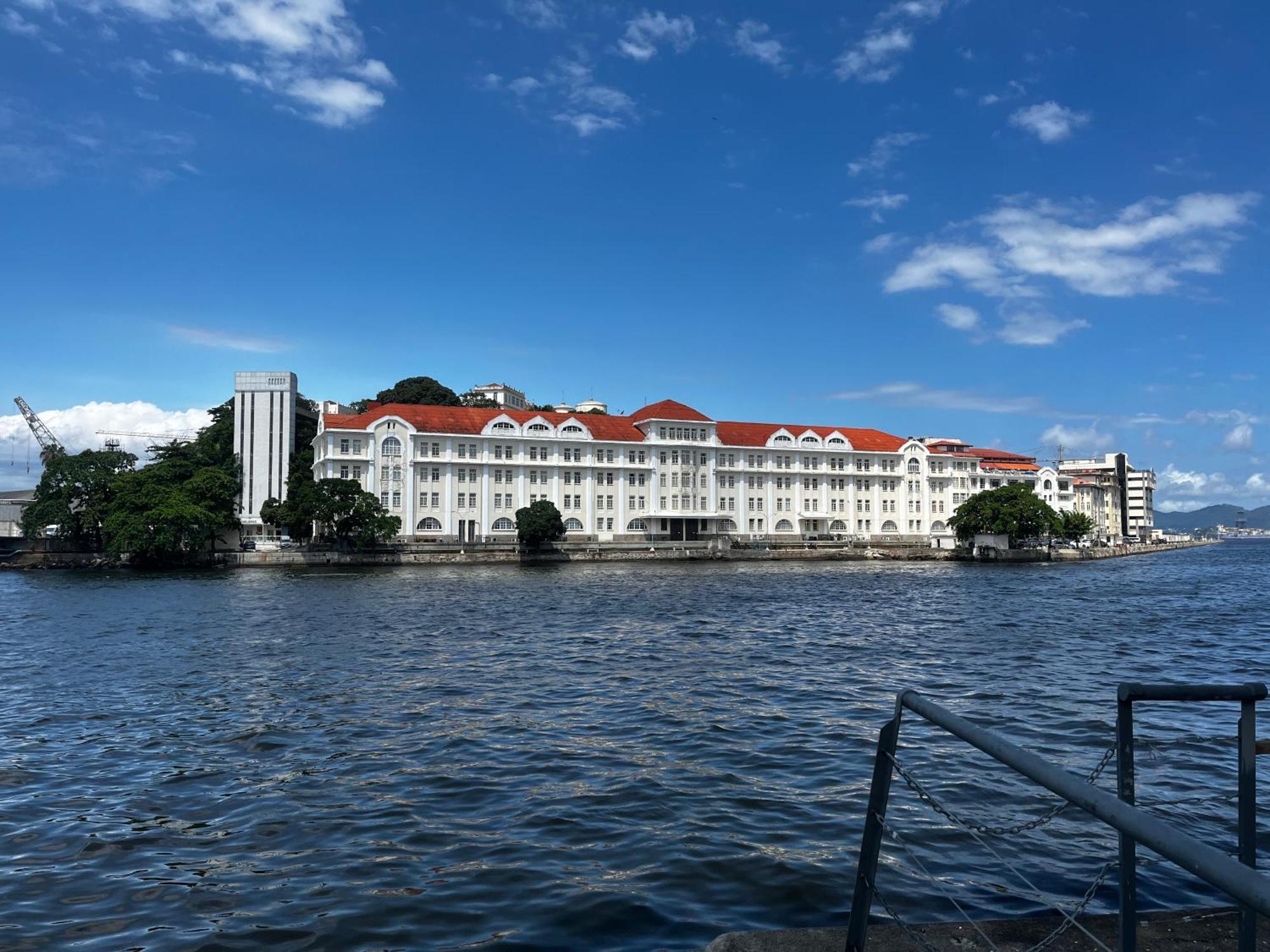 Skylux - Pier Maua Apartment